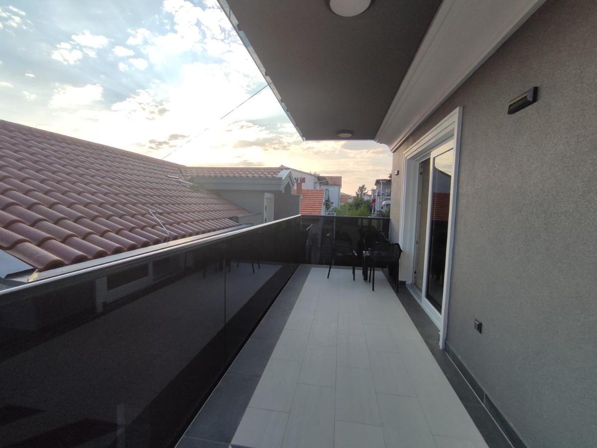 Luxury Apartments-La Dino Maky Водице Екстериор снимка